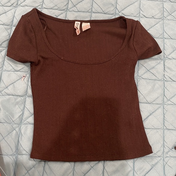 Never worn black baby tee - Picture 1 of 3